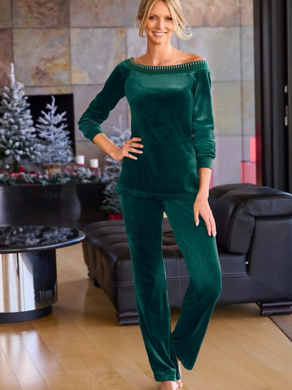 Women’s Emerald Green Velvet Off-Shoulder Loungewear Set